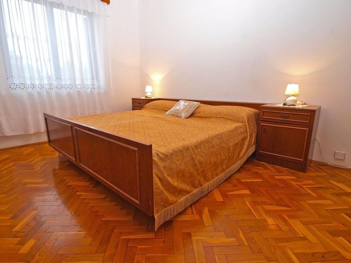 Apartments Dvorine 1210 Банджоле Экстерьер фото